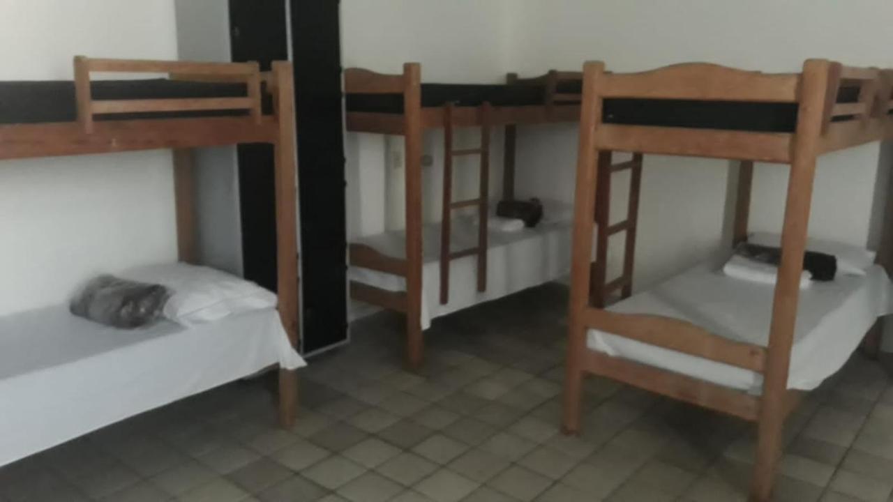 Quartos Em Apartamento Compartilhado Beira Mar